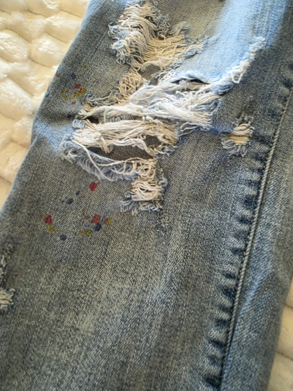 Judy Blue Light Blue Distressed Women's Jeans. Paint Spattered - Picture 3 of 4